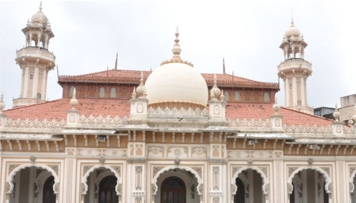 Juma Masjid in Mumbai invites ‘non-Muslims’ to know Muslims better but ‘only men allowed’. Here is why