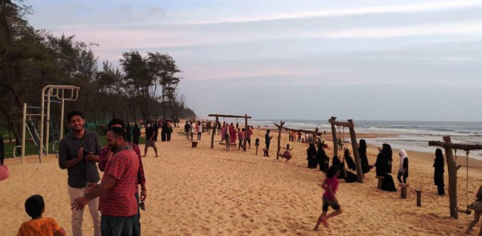 Man offers Namaz at Blue Flag beach in Udupi, brazens it out after people raise objections