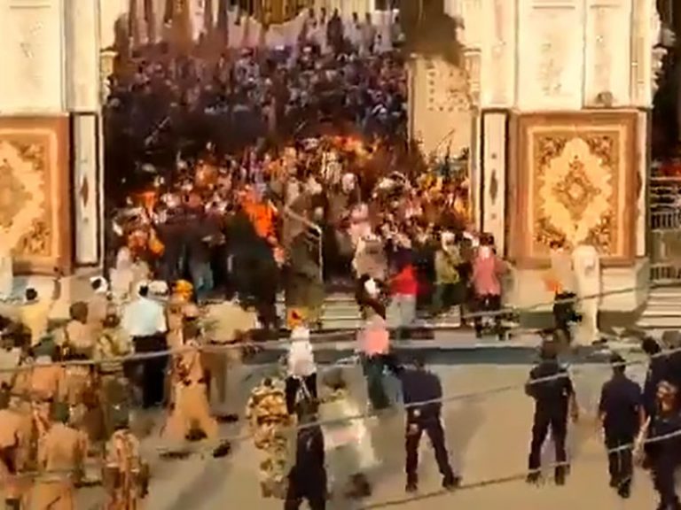 In Nanded, A sword-wielding mob from Gurudwara attacks police after they were denied permission for Hola Mohalla: Here is what happened