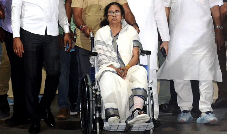 Election Commission says West Bengal government’s report on Mamata Banerjee’s injury is ‘sketchy’, asks to submit a new report with details