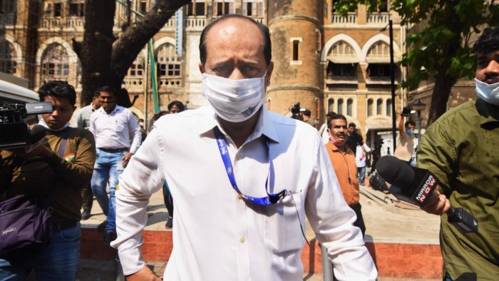 Mumbai top cop Sachin Vaze embroiled in Antilla Bomb Scare case says ‘time to say goodbye to the world’ is coming closer in WhatsApp status: Report
