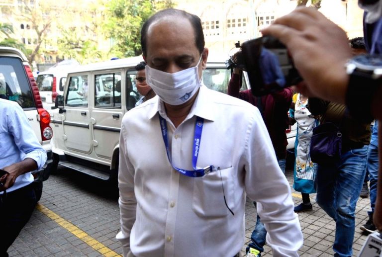 ‘I am a piece of iceberg’: Sachin Vaze has revealed involvement of other policemen, ‘bigger role’ of Shiv Sena leaders, claims report