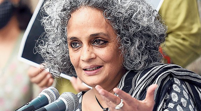 Arundhati roy resorts to lying amidst the COVID-19 outbreak