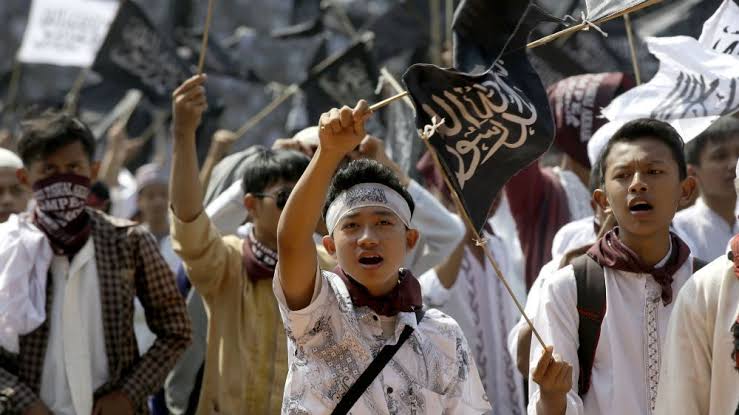 Amanatullah Khan’s threat to Yati Narsinghanand: The long Islamist tradition of using violence to suppress criticism of Islam