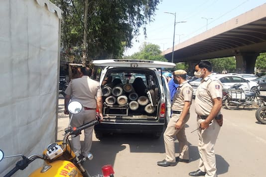 Delhi Police resurrects the idle plant in Mundka to address oxygen demand in hospitals: Details