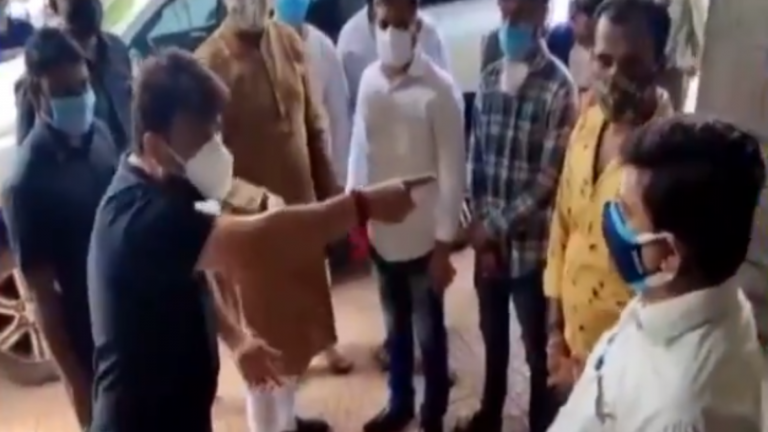 Congress corporator accompanied by Maha INC chief threatens govt employees, says they deserve to be ‘burned down’