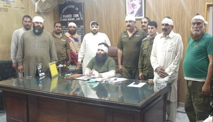 Pakistan: ‘Banned’ Islamists abduct police officials, release them after govt negotiation, had brutally tortured the DSP