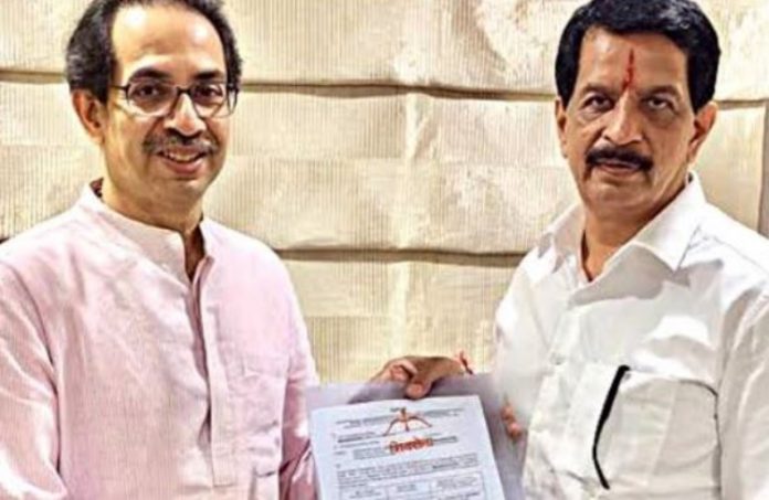 Vaze names former Shiv Sena cop Pradeep Sharma, said he helped get gelatin sticks planted at Antilia