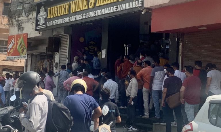 Coronavirus: People queue up outside liquor stores as Kejriwal govt announces week-long lockdown