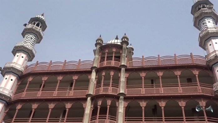 Rajasthan: Mob gathered at Jama Masjid pelts stones at police