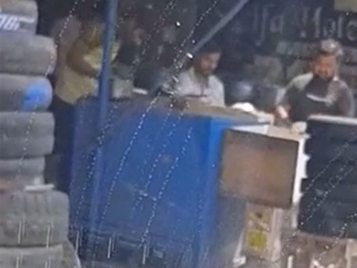 Gurugram: Cook found spitting on rotis