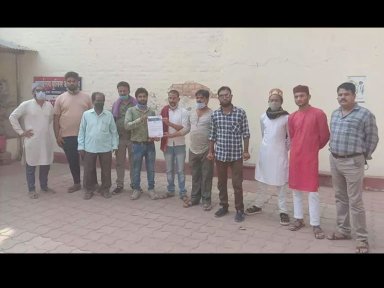 Madhya Pradesh: Police arrest 4 Muslim men for putting up posters of Yati Narsinghanand Saraswati, hurling expletives, AIMIM protests