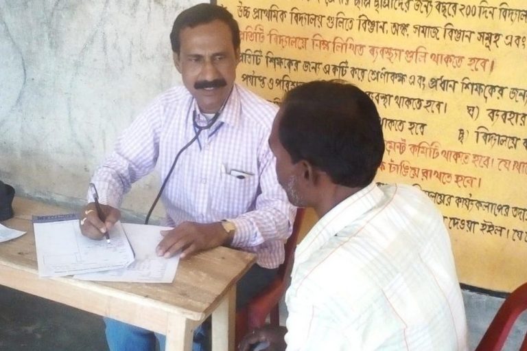West Bengal: Mamata govt to use over 2.75 lakh ‘quack’ doctors to fight Covid in rural areas