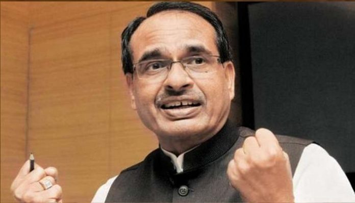 Shivraj Singh Chouhan transfers 1500 cr to bank accounts of 75 cr farmers