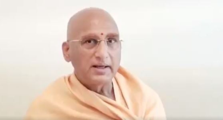 After Congress toolkit labels Kumbh as a Covid ‘super spreader’, Swami Avdheshanand condemns its politicisation