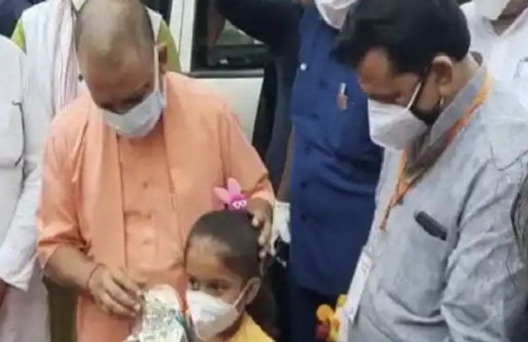 Watch: Six-year-old Khushboo greets Yogi Adityanath with flowers and Radha-Krishna idol, CM gives his blessings