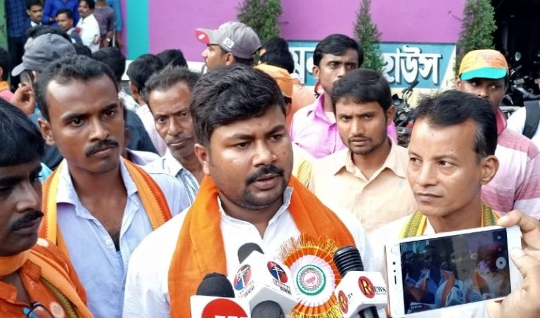 West Bengal: BJP worker releases SOS video on social media, says he is in hiding for past 3 days from TMC goons without food
