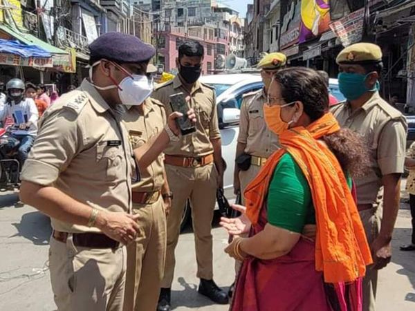FIR filed against 3 Muslim youth for illegally capturing and using the platform of a Shiva temple to sell Chicken biryani