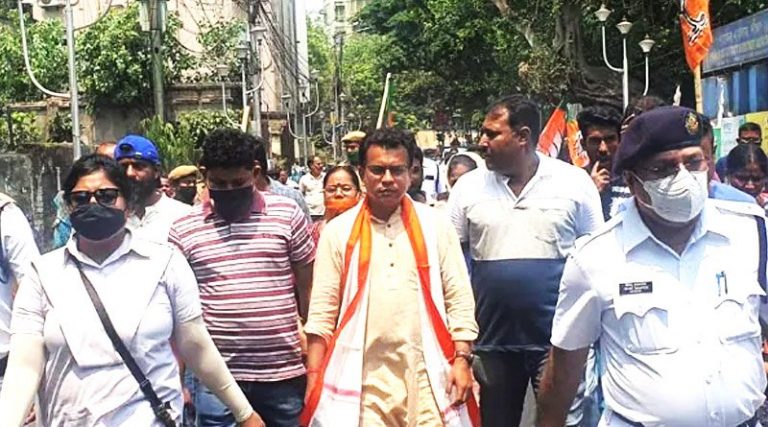 West Bengal: Actor turned BJP leader Rudranil Ghosh attacked while distributing relief to Covid-19 victims, party accuses TMC