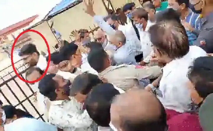 Gujarat: Hindu Samaj stops AAP leader Italia from performing Darshan at Somnath Temple, had insulted Brahmins and rituals