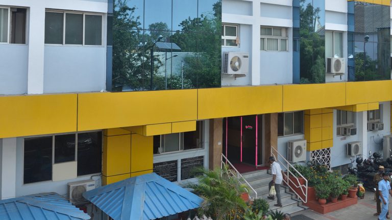 Bhopal: Waqf board Hospital employee Hafiz Mohammed accuses director Mohsin Khan and his two associates of thrashing him and shaving off his beard