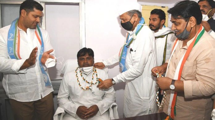 Rajasthan: Congress MLA incites party workers to 'beat up Prime Minister and Home Minister with shoes'