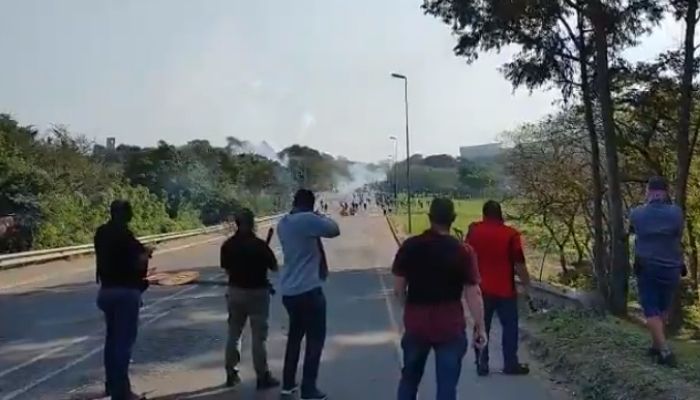 South Africa: Indian community takes up arms to defend their businesses as violent riots break out, here is why they may be targeted