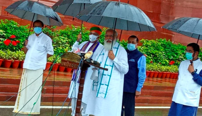PM Modi asks people to take the Covid vaccine jab and become 'Baahubali'