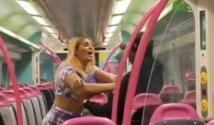 UK: Woman assaults, uses racist abuses against Algerian man