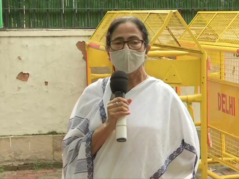 As Mamata dreams of vehicle manufacturing industry, here is how she drove away Tata Motors from West Bengal back in 2008