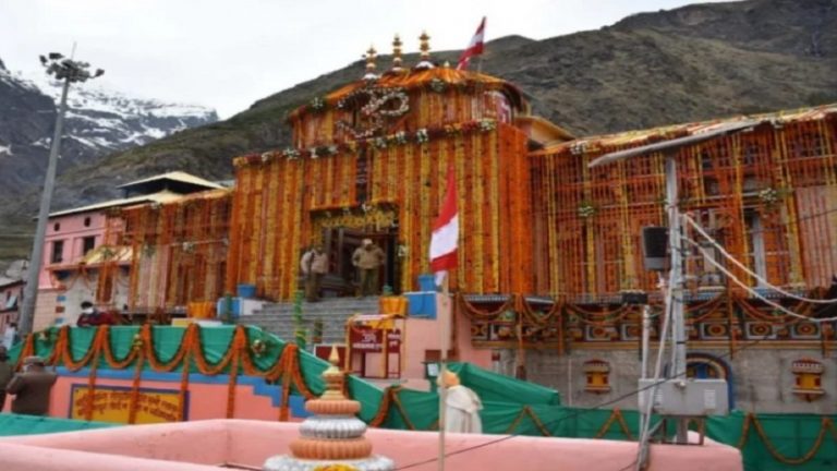 ‘Do not to overstep boundaries’, Hindu outfits demand probe after construction workers offer Namaz at Badrinath Dham on Bakri Eid