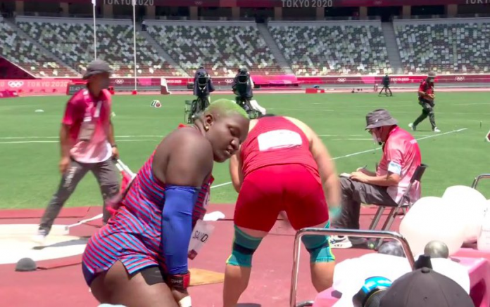 Raven Saunders twerks after winning a silver medal at Tokyo Olympics