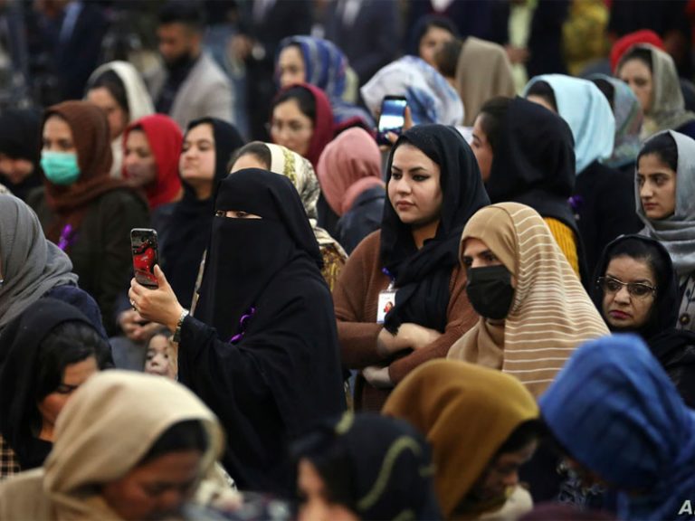 Pakistani news anchor says women must wear Hijab to make Pakistan more powerful, later claims it was ‘satire’