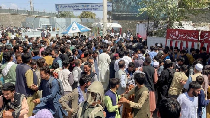 As situation outside Kabul airport deteriorated, US and chinese embassy asked its citizens to refrain from visiting the place