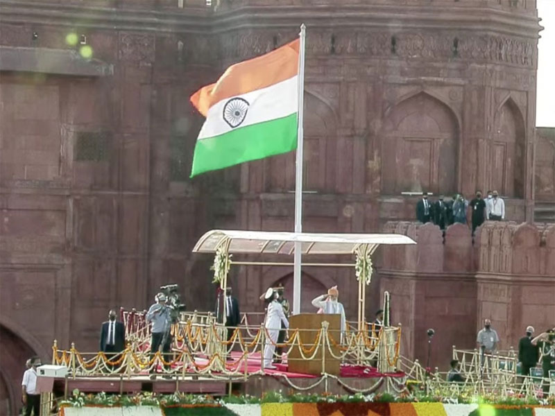 Flag hoisting vs unfurling: Few key differences between Republic Day and Independence  Day celebrations