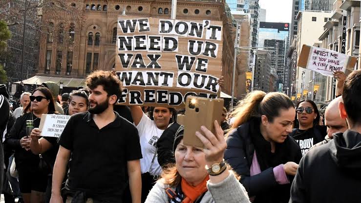 Australia: Protests over Covid-19 restrictions continue, construction workers clash with police