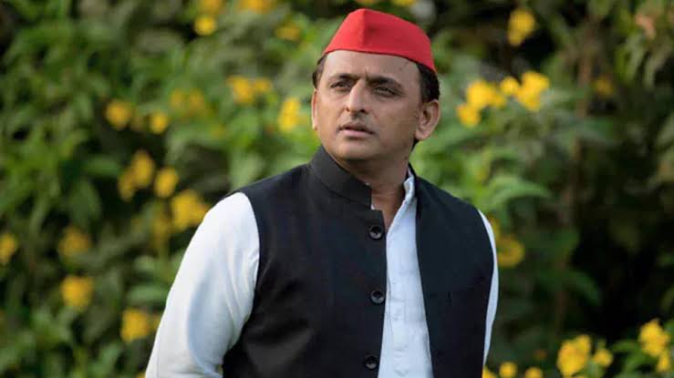 After his father had stopped Hindus from doing puja at Gyanvapi Shringar Gauri temple, Akhilesh Yadav insinuates that it’s a make-belief temple: Watch
