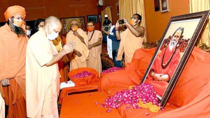 CM Yogi recommends CBI probe into death of Mahant Narendra Giri