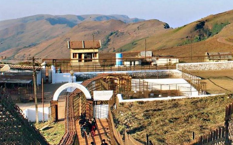 Karnataka HC directs govt to appoint Hindu priest at Datta Peeta shrine, quashes Congress  govt’s order to appoint only Muslim priests