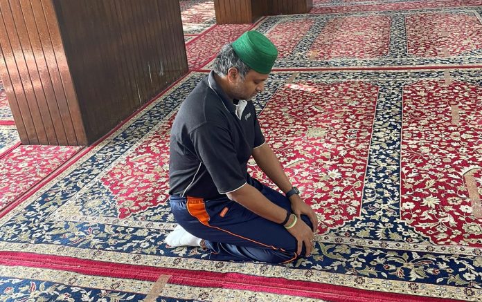 Congress MP Karti Chidambaram offers 'Friday prayers' at Hazratbal shrine in Srinagar, which contains 'hair' of Prophet Muhammad