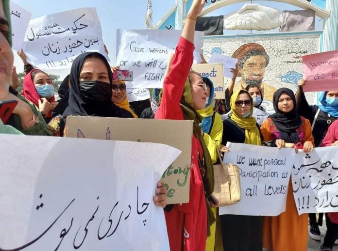 Women demand rights under Taliban rule, attracts counter-protests by others supporting Talibs chanting 'Death to America'