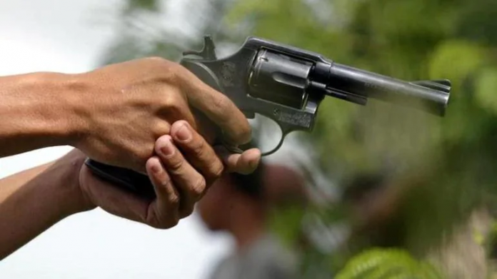 Abhishek, son of a Rohtak based property dealer named Pradeep shot dead his sister, grandmother, mother and father over a homosexual relationship with one of his classmates
