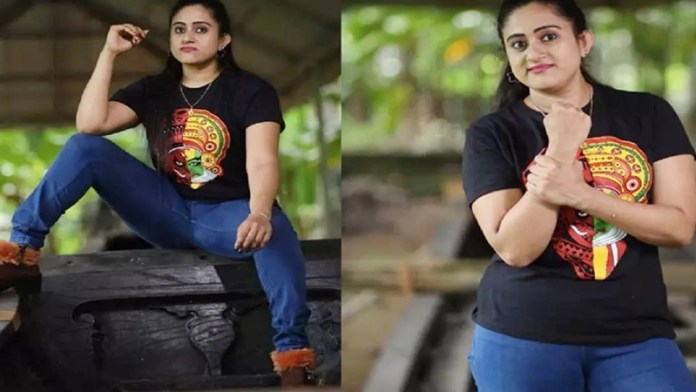 Malayalam TV actress Nimisha Bijo accused for violating sanctity of ‘Palliyodam’ (a ceremonial snake boat) at Aranmula temple.