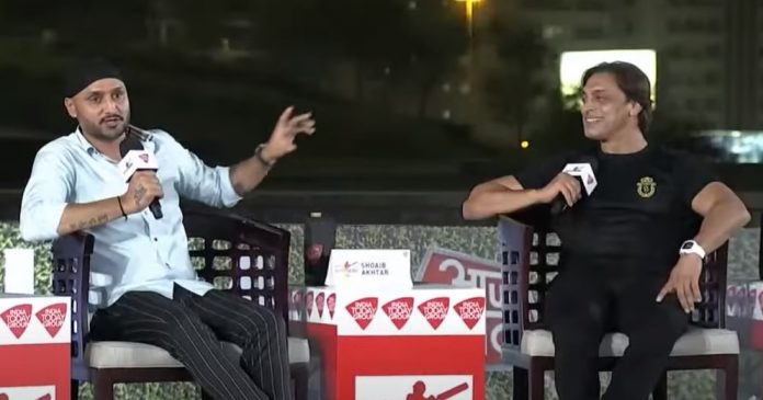 'I believe in two-nation theory': Shoaib Akhtar endorses AMU founder's theory that caused partition after Harbhajan's 'we are one' comment