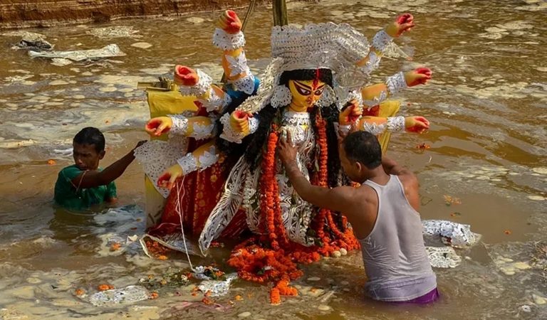 Delhi govt bans Durga Puja idol immersions in public places, water bodies and Yamuna, directs devotees to immerse idols in buckets at home