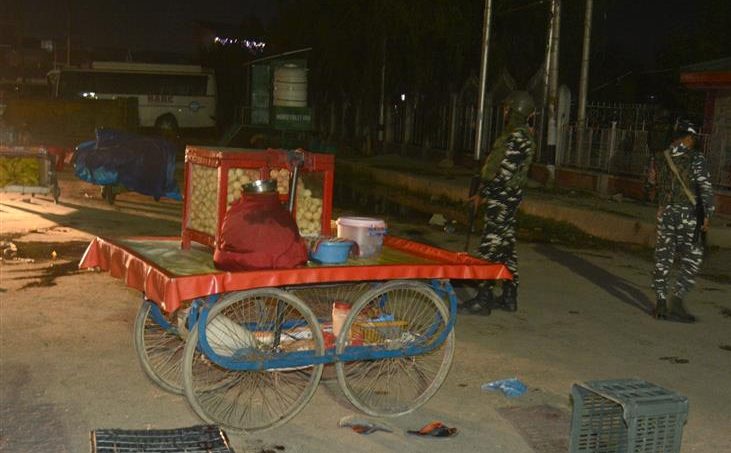 Targeted attacks on non-locals continue in Kashmir, another golgappa vendor from Bihar and carpenter from UP killed by terrorists