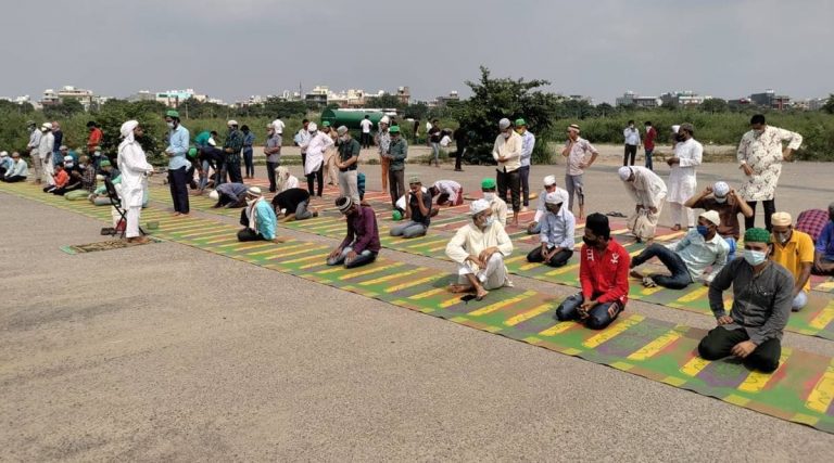 Gurugram residents continue to protest against Namaz being done in the open, sing Bhajans and hold placards
