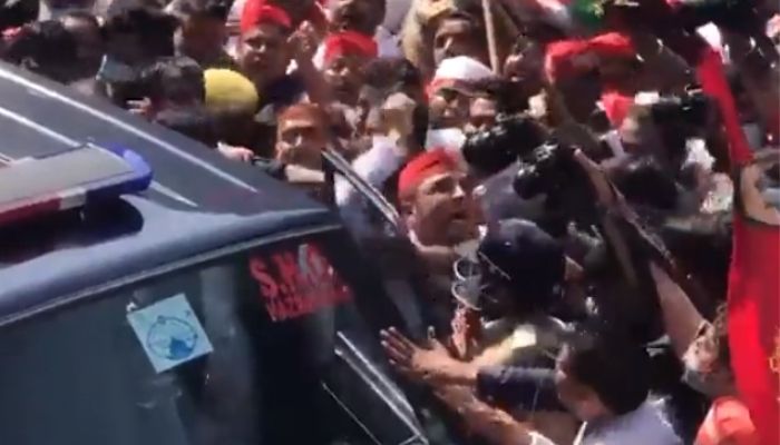 Akhilesh Yadav arrested, Samajwadi party supporters set police jeep on fire as opposition tries to milk Lakhimpur Kheri violence