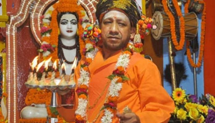 Congress workers mock Aarti ritual at Gorakhpur temple