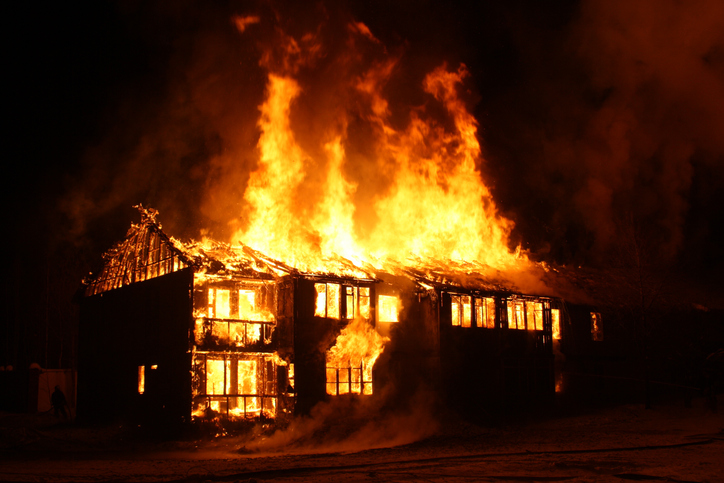Pakistan: Father sets house of daughters on fire over love marriage, 4 children among 7 dead